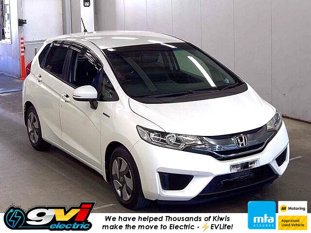 2014 Honda Fit Hybrid L / Jazz