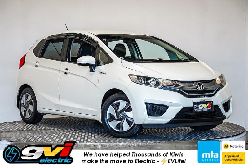 2014 Honda Fit Hybrid L / Jazz