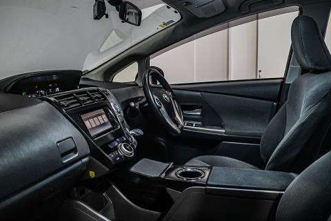 2012 Toyota Prius Alpha S - Thumbnail