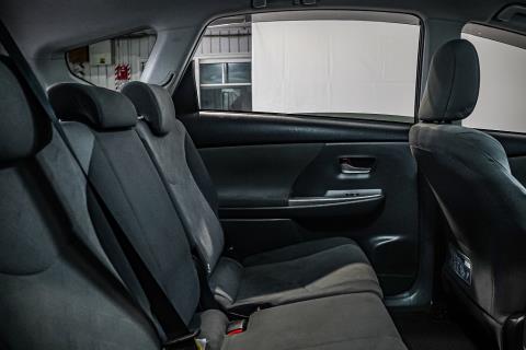 2012 Toyota Prius Alpha S - Thumbnail