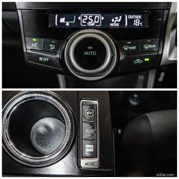 2012 Toyota Prius Alpha S - Thumbnail
