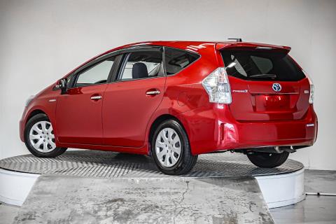 2012 Toyota Prius Alpha S - Thumbnail