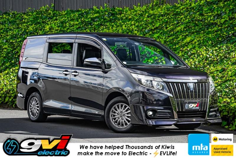 2016 Toyota Noah / Esquire