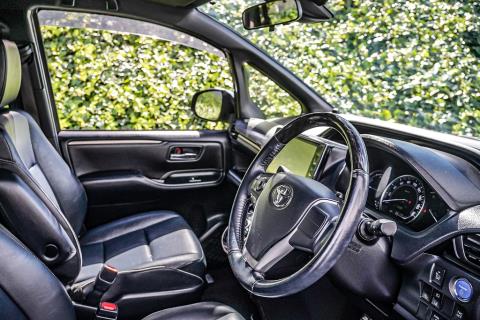 2016 Toyota Esquire Gi / Noah / Voxy - Thumbnail