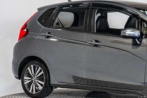 2018 Honda Fit Hybrid / Jazz RS - Thumbnail