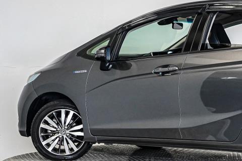 2018 Honda Fit Hybrid / Jazz RS - Thumbnail