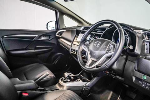 2018 Honda Fit Hybrid / Jazz RS - Thumbnail