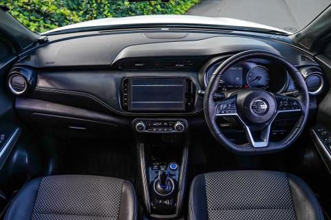2020 Nissan Kickse e-Power X - Thumbnail