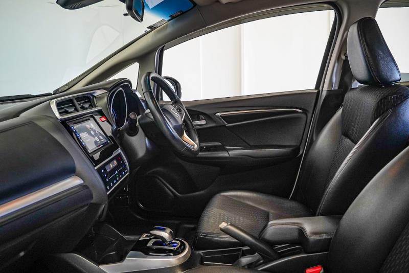 2014 Honda Fit Hybrid / Jazz