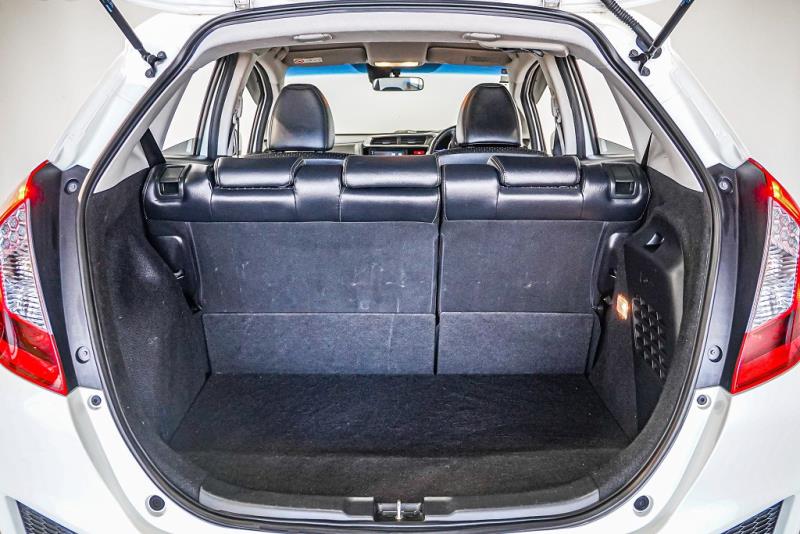 2014 Honda Fit Hybrid / Jazz