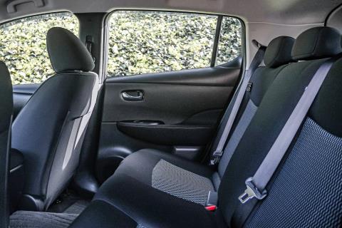 2018 Nissan Leaf 40S 92% SOH - Thumbnail
