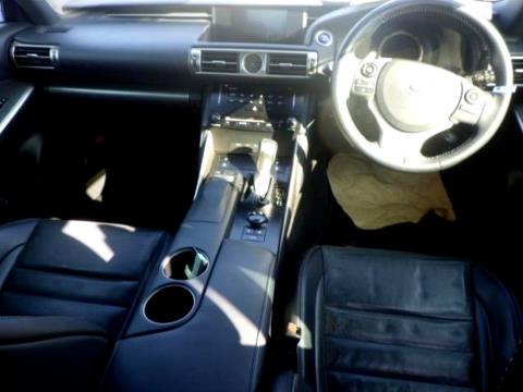 2014 Lexus IS 300h - Thumbnail