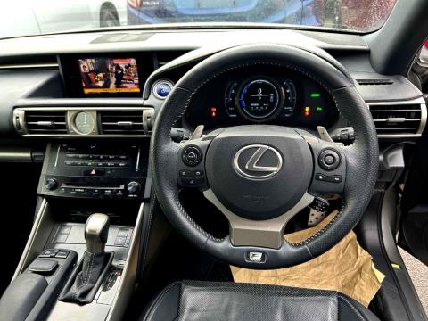 2014 Lexus IS 300h - Thumbnail