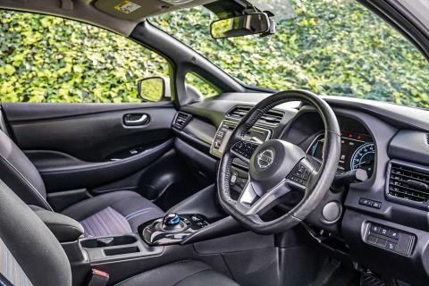 2017 Nissan Leaf 40X 89% SOH - Thumbnail