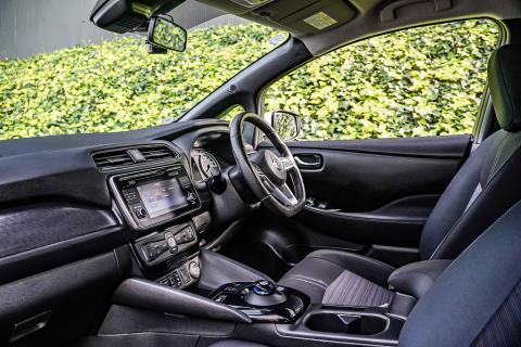 2017 Nissan Leaf 40X 89% SOH - Thumbnail