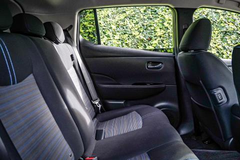 2017 Nissan Leaf 40X 89% SOH - Thumbnail