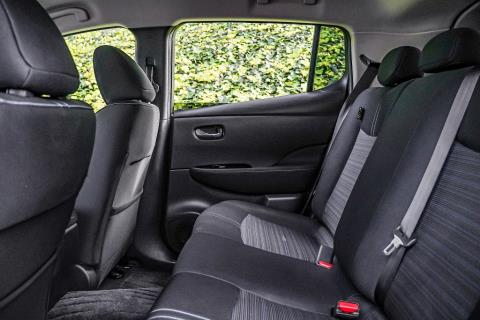 2017 Nissan Leaf 40X 89% SOH - Thumbnail