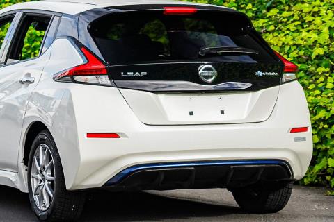 2017 Nissan Leaf 40X 89% SOH - Thumbnail