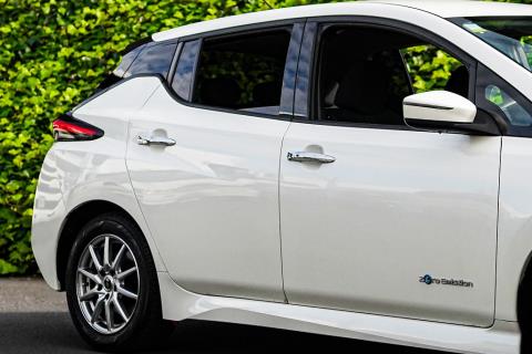 2017 Nissan Leaf 40X 89% SOH - Thumbnail