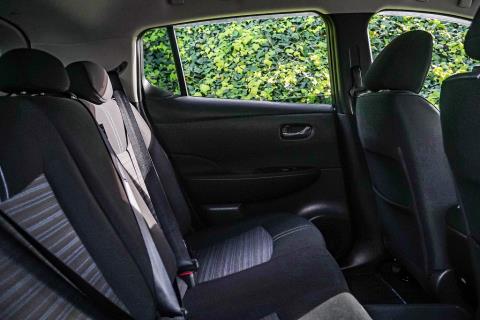 2018 Nissan Leaf 40G 87% SOH - Thumbnail