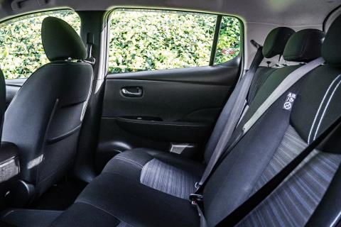 2018 Nissan Leaf 40G 87% SOH - Thumbnail