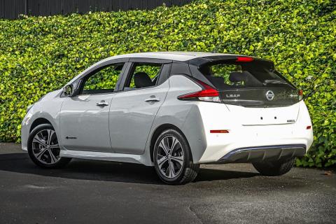 2018 Nissan Leaf 40G 87% SOH - Thumbnail