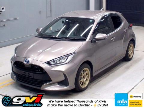 2020 Toyota Yaris Hybrid Z - Thumbnail