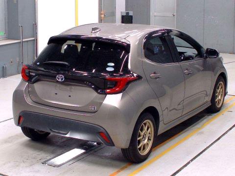 2020 Toyota Yaris Hybrid Z - Thumbnail