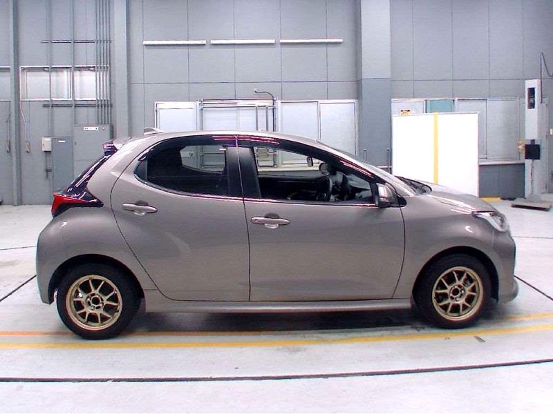 2020 Toyota Yaris Hybrid Z