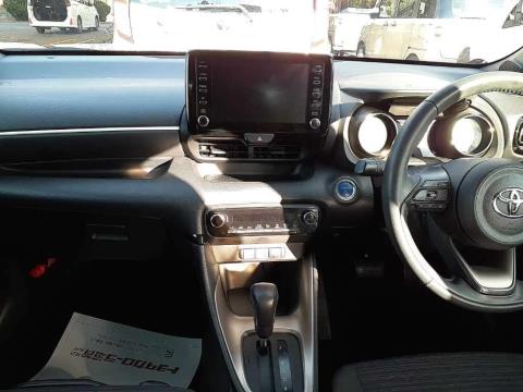 2020 Toyota Yaris Hybrid Z - Thumbnail