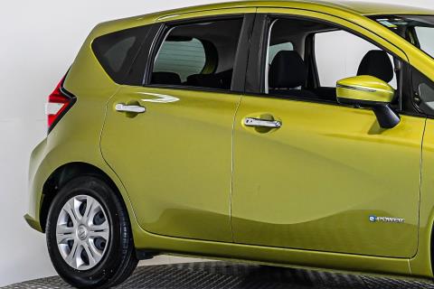 2017 Nissan Note E-Power X - Thumbnail