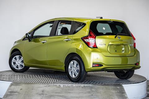 2017 Nissan Note E-Power X - Thumbnail