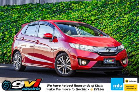 2014 Honda Fit S Hybrid / Jazz
