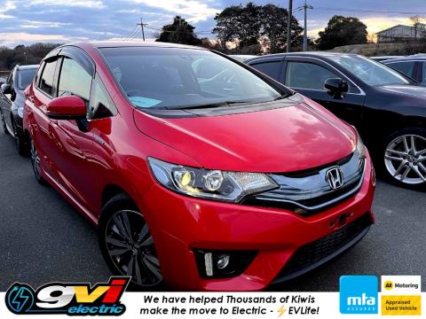 2014 Honda Fit Hybrid Sport / Jazz