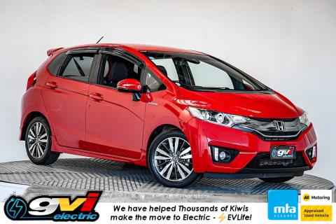 2014 Honda Fit Hybrid Sport / Jazz