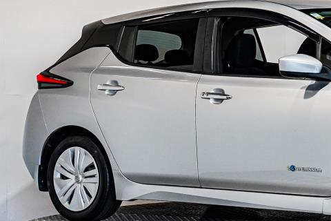 2018 Nissan Leaf 40S 86% SOH - Thumbnail