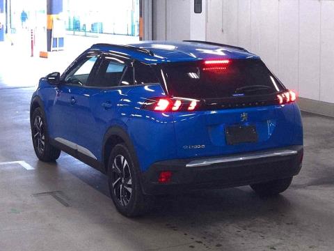 2022 Peugeot e-2008 Allure Electric - Thumbnail