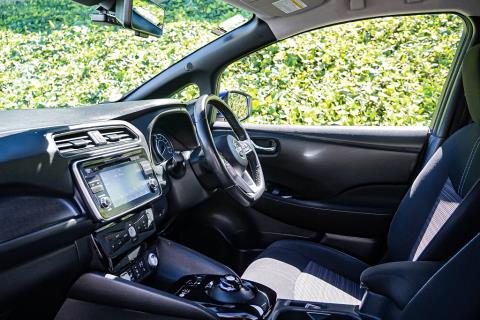 2019 Nissan Leaf 40G 87% SOH - Thumbnail
