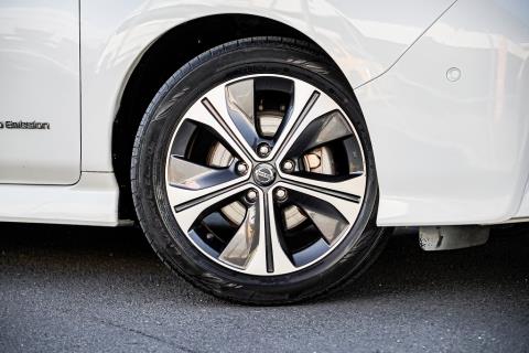 2019 Nissan Leaf 40G 88% SOH - Thumbnail