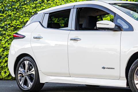 2019 Nissan Leaf 40G 88% SOH - Thumbnail