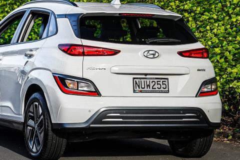 2021 Hyundai Kona EV 64kWh - Thumbnail
