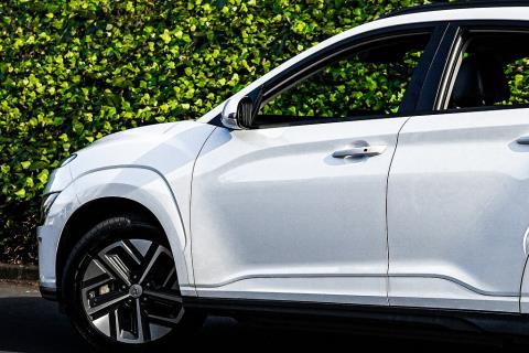 2021 Hyundai Kona EV 64kWh - Thumbnail