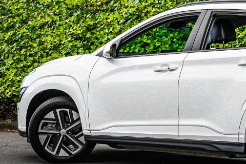 2022 Hyundai Kona EV 64kWh - Thumbnail