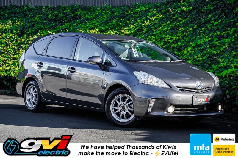 2012 Toyota Prius Alpha S