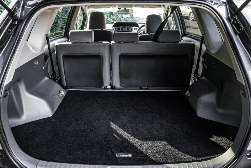 2012 Toyota Prius Alpha S