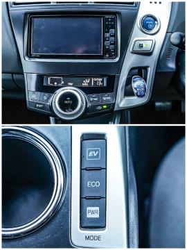 2012 Toyota Prius Alpha S - Thumbnail