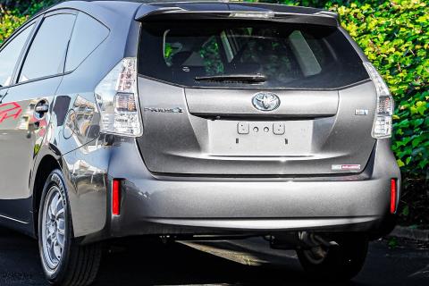 2012 Toyota Prius Alpha S - Thumbnail