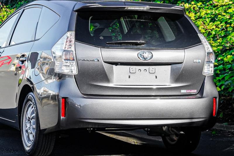 2012 Toyota Prius Alpha S