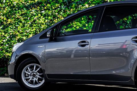 2012 Toyota Prius Alpha S - Thumbnail