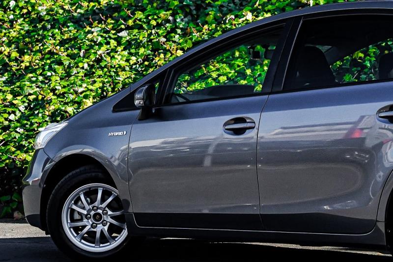 2012 Toyota Prius Alpha S